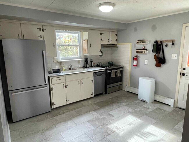 Foto del edificio - 18 Crest Ave