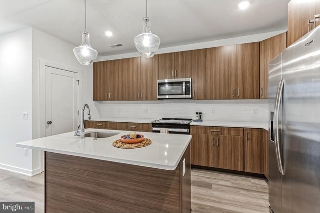 Foto del edificio - 5801 Ridge Ave