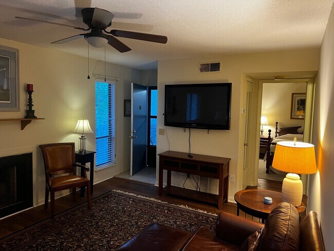 Foto del edificio - 3213 Heathstead Place