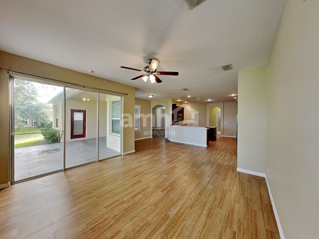 Building Photo - 526 Azalea Bloom Dr