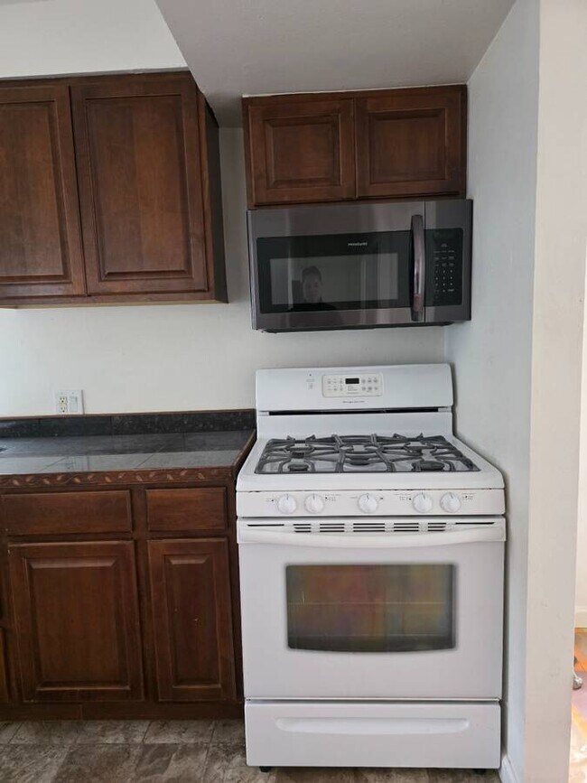 Cocina - 2108 Marshallfield Ln