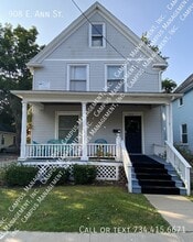Building Photo - 908 E Ann St