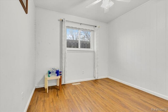 Building Photo - 1564 Moulin Ave