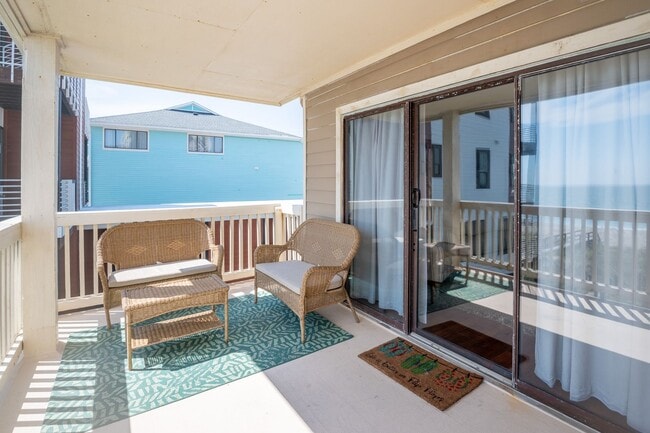 OCEANFRONT OFF-SEASON FURNISHED MONTHLY RENTAL - OCEANFRONT OFF-SEASON FURNISHED MONTHLY RENTAL Apartment