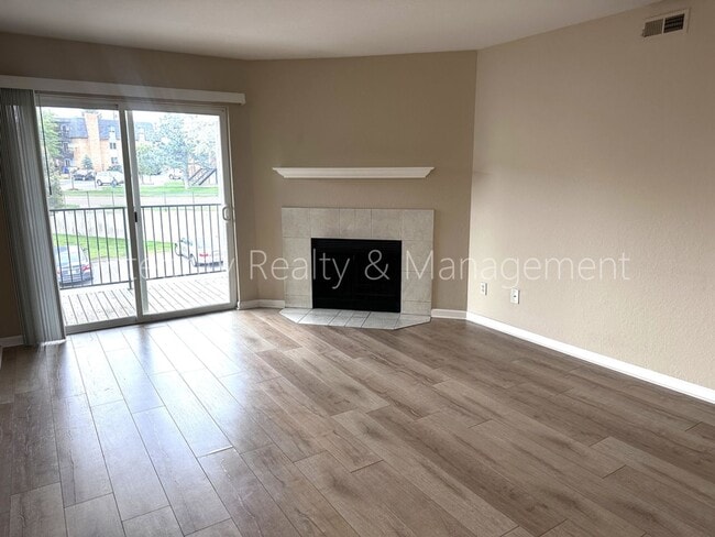 Building Photo - 13095 W Cedar Dr