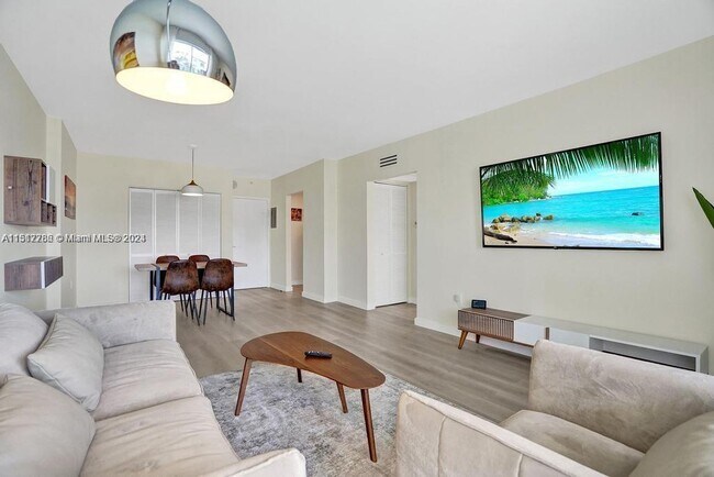 Foto del edificio - 400 Kings Point Dr