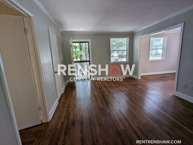 Building Photo - Enchanting 2 Bedroom 1 Bath off Cherry Roa...