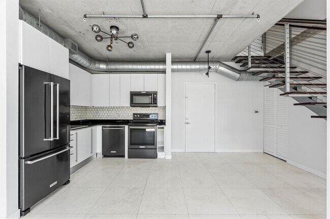 Foto del edificio - 690 SW 1st Ct