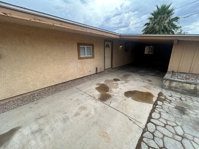 Foto del edificio - 1405 E McWilliams Ave
