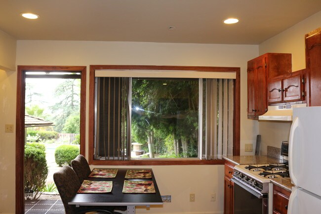 Kitchen - 2105 Via Venado St