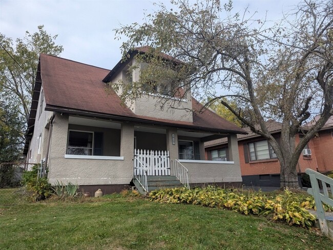 Foto del edificio - 309 Squires Ave