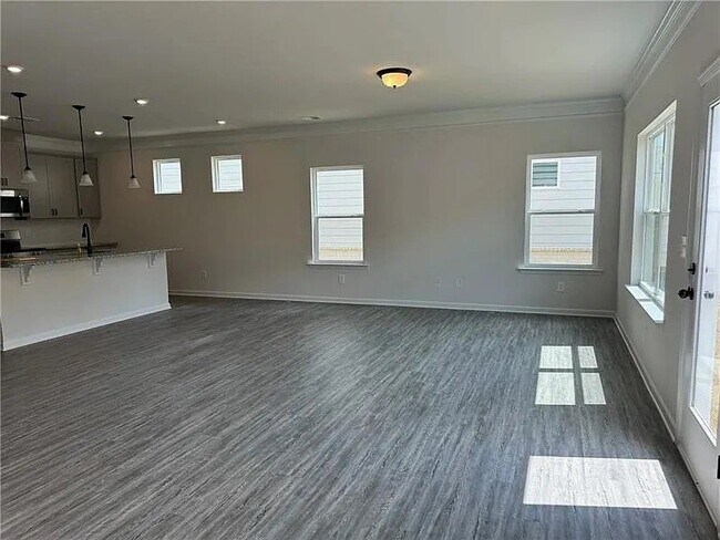 Foto del edificio - 35 Roberson Dr