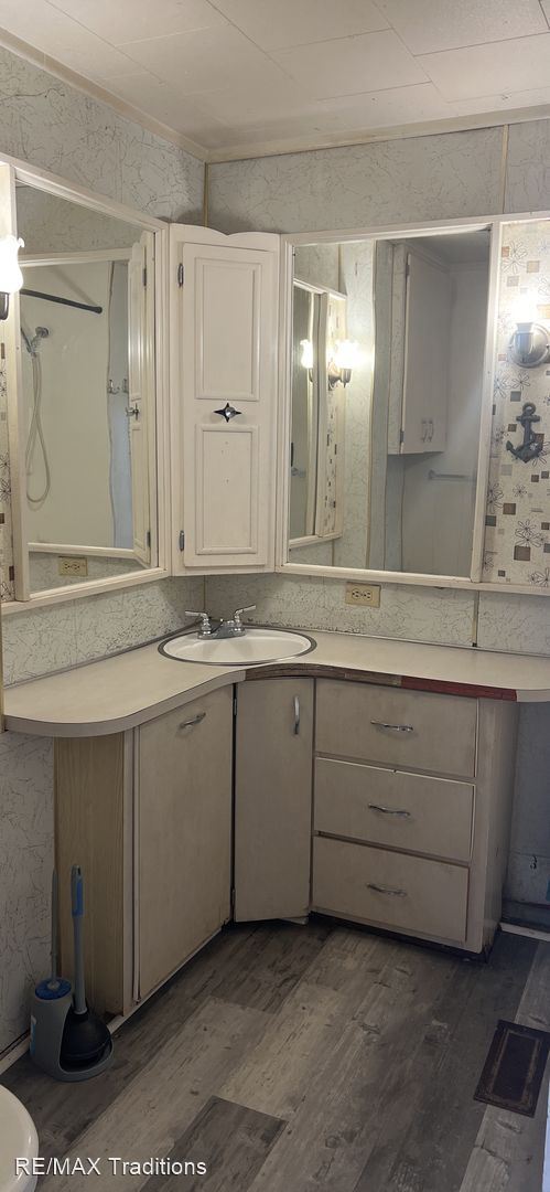 Building Photo - 2 br, 1 bath House - 224 E Webb Ln #B 218 ...