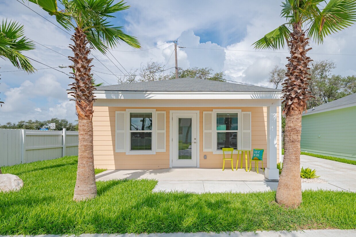 2121 Farm to Market Road 3036, Unit 101 Condo for Rent in Rockport