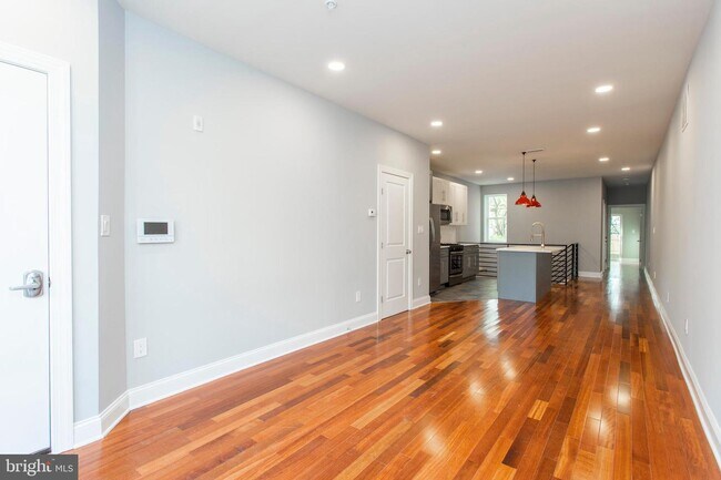 Foto del edificio - 1646 N Marshall St