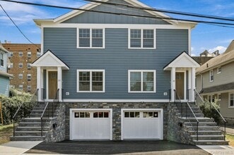 Building Photo - 31 Maple Ave