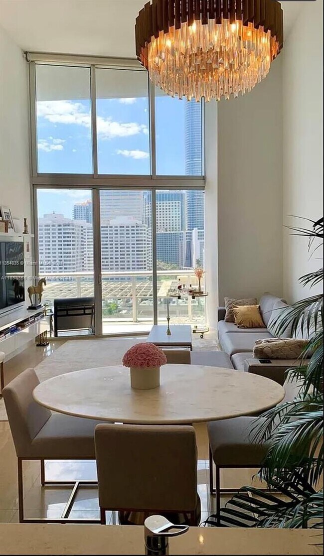 Foto del edificio - 495 Brickell Ave