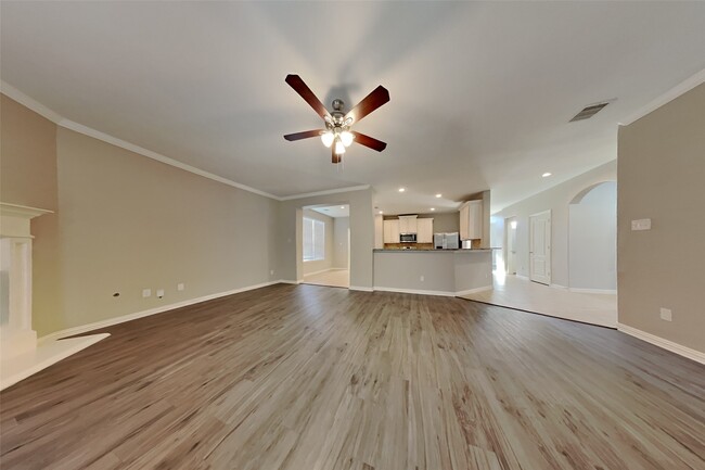 Building Photo - 10014 Kendahlwood Ln