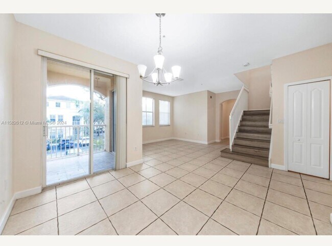 Building Photo - 110 Jacaranda Country Club Dr