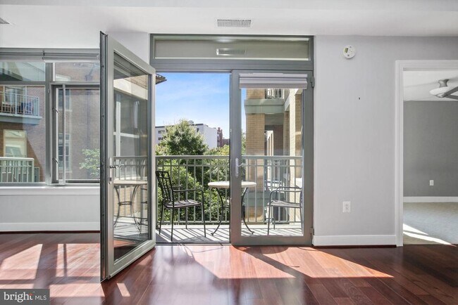 Foto del edificio - 2425 L St NW