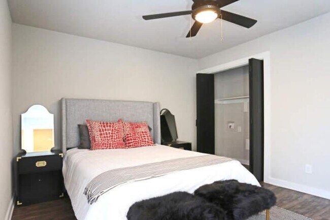Building Photo - 2 bedroom in Dallas TX 75214