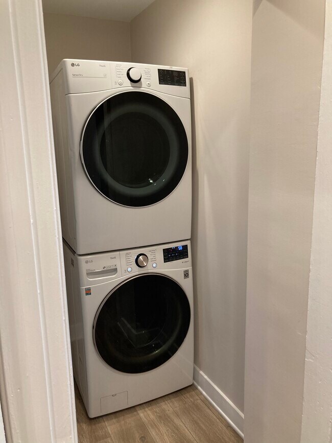 Full Size LG Washer and Dryer in the unit - 3713 1/2 Ruthelen St