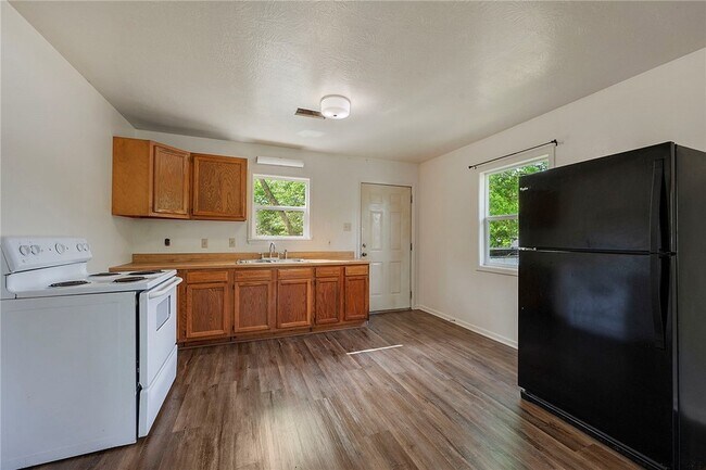 Foto del edificio - 400 Robertson St