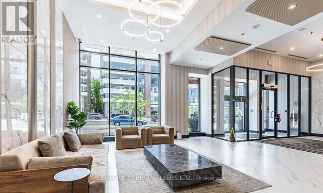 Photo du bâtiment - 4070-4070 Confederation Pkwy
