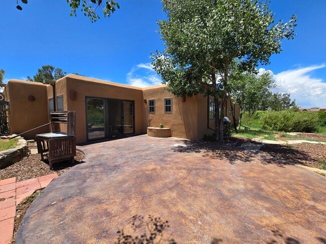Building Photo - 14 Conchas Loop