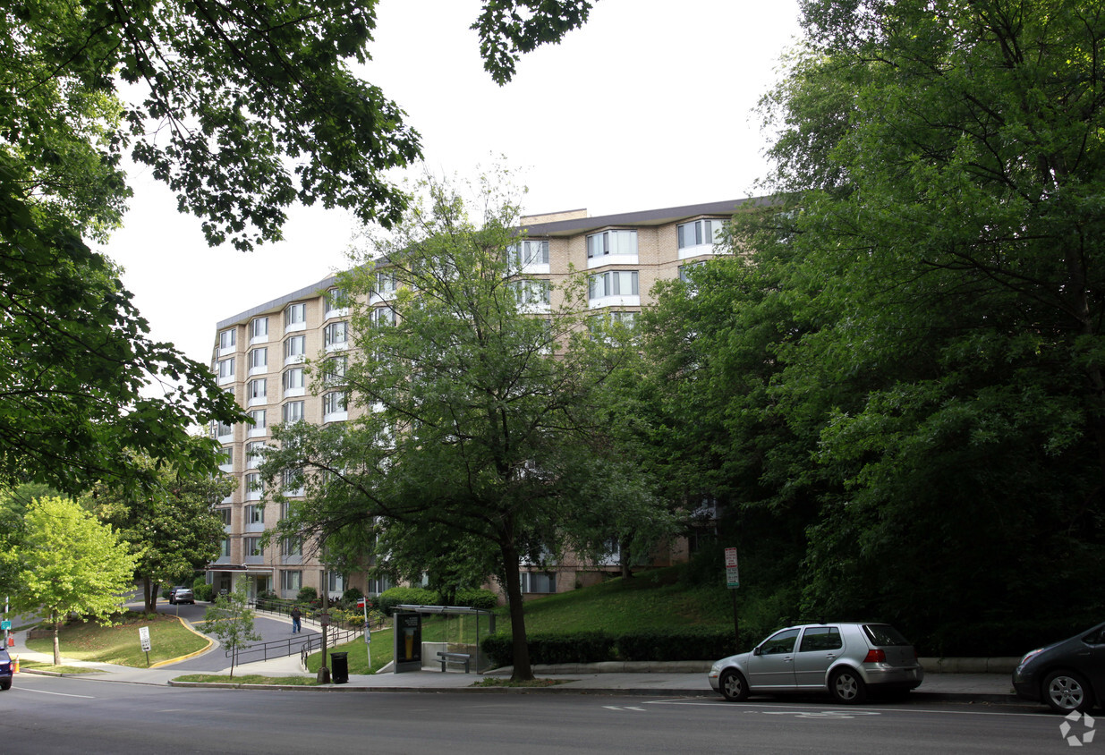 Primary Photo - Harvard Towers