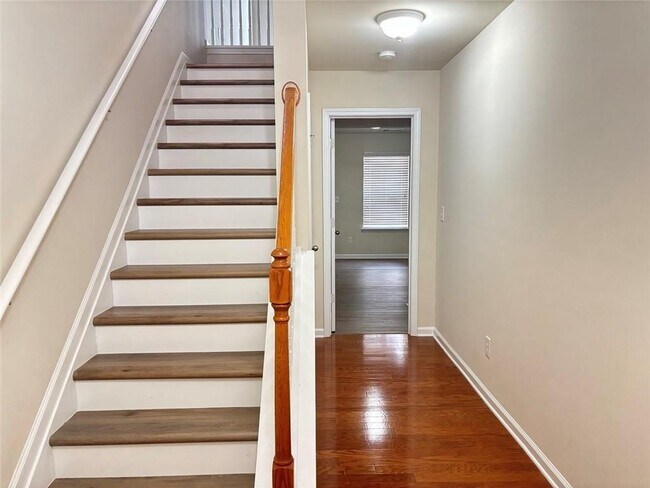 Foto del edificio - 2215 Landing Walk Dr