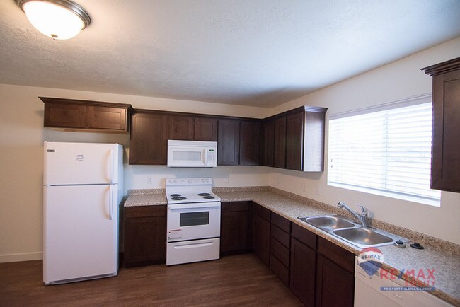 Building Photo - First Month Rent Free!