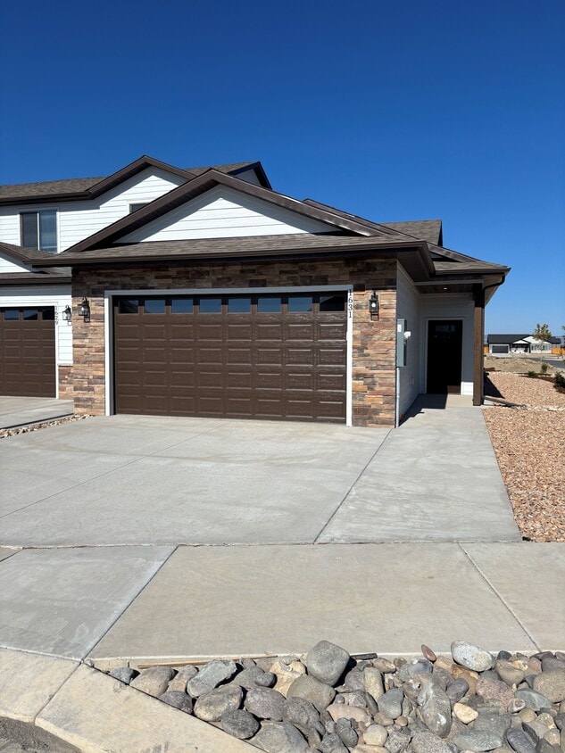 Foto principal - 1631 Blue Creek Ave