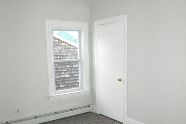 Building Photo - 27 Langdon St