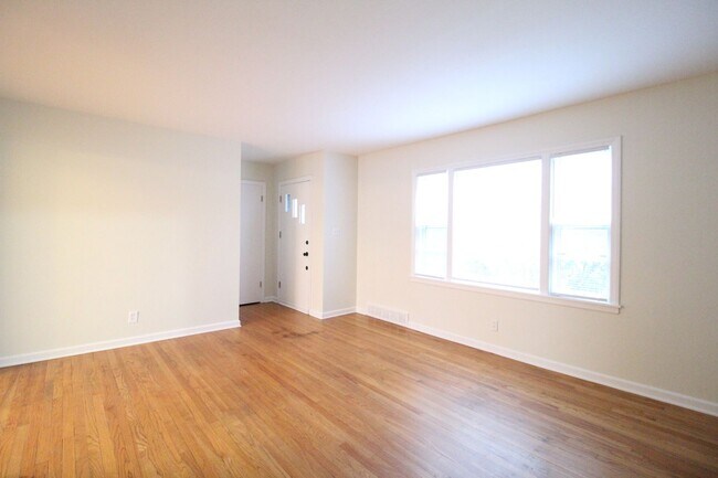 Foto del edificio - 2 Bedroom 1 Bath Home In Mission Kansas