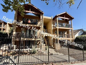 Building Photo - 4727 Jarboe St
