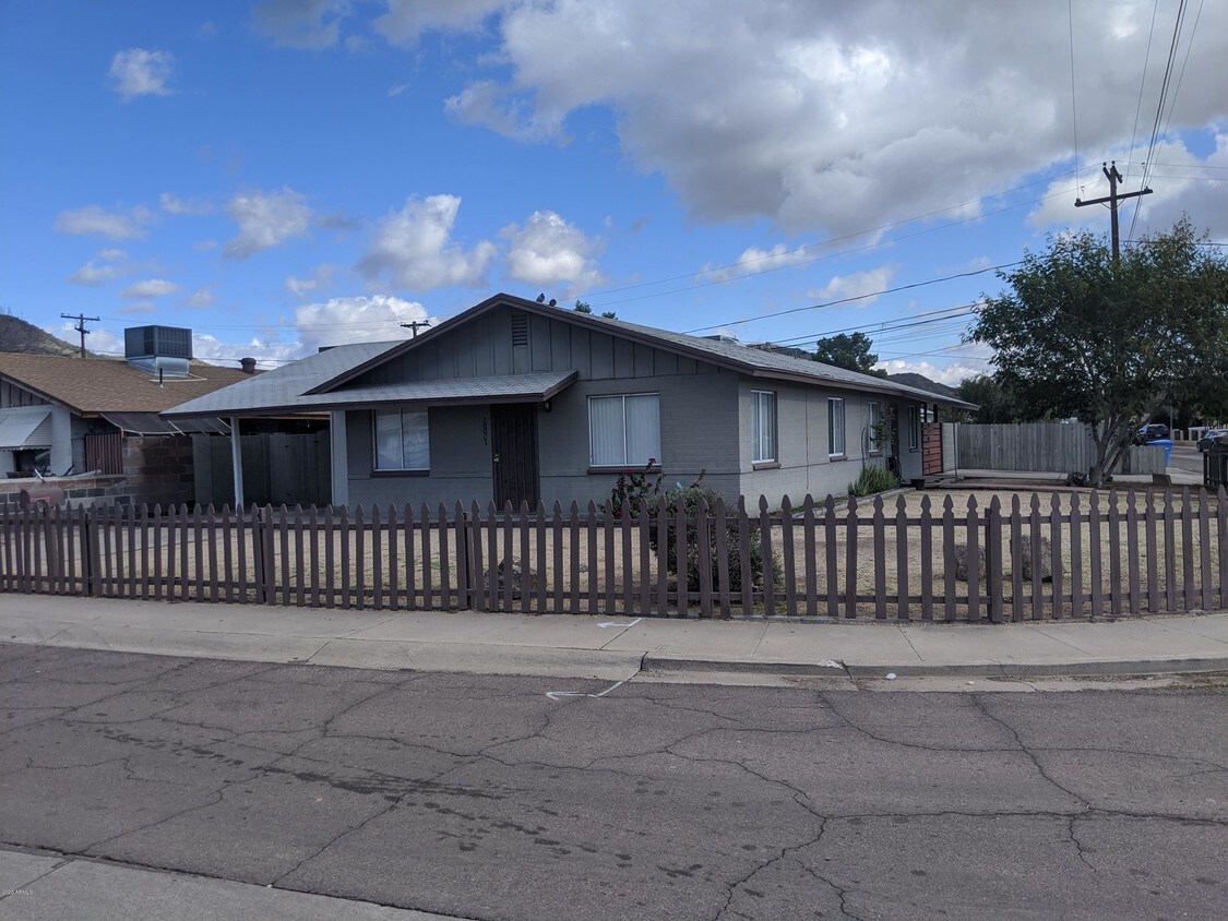 Primary Photo - 10001 N 18th Ave