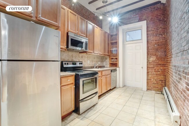 Foto del edificio - 114 W 71st St