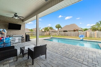 Building Photo - 1464 Sabal Palm Dr