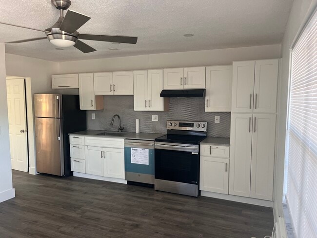 Building Photo - 725 NW 4th Ave