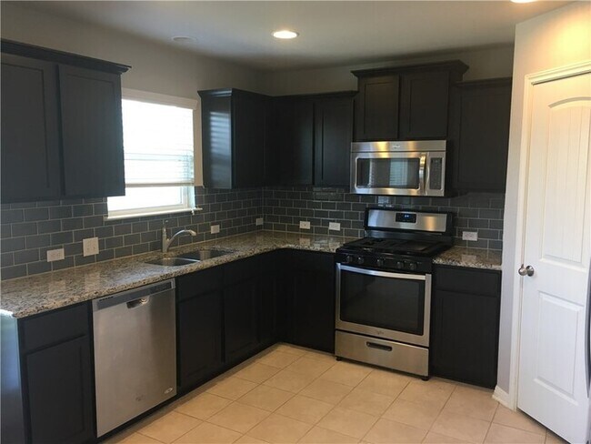 Foto del edificio - -NEW INCENTIVE- (SEE LISTING)Great 3 Bedroom home in Blanco Vista! Pets Welcome. 2016 Build