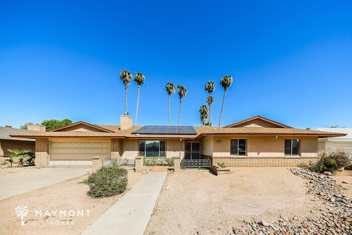 Foto principal - Bright 4-Bedroom Glendale Home with Private Pool