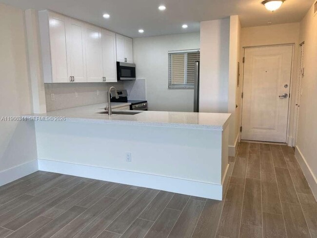 Building Photo - 7701 Camino Real