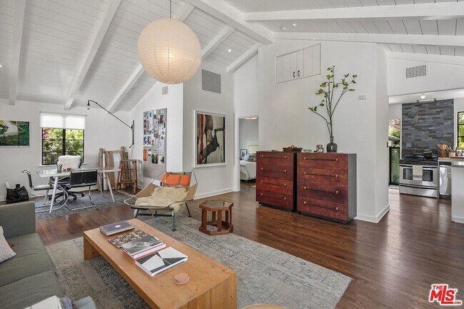 Foto del edificio - 1242 S Sycamore Ave