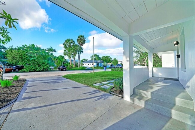 Photo - 1108 NE 16TH ST FORT LAUDERDALE, FL 33304 House