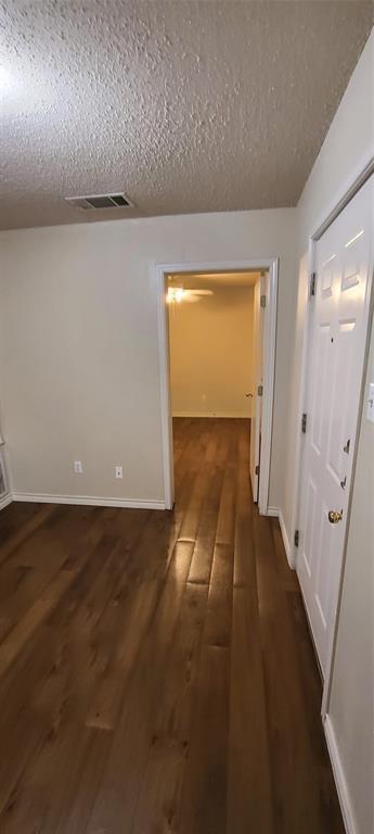 Foto del edificio - 1907 Robbins Pl