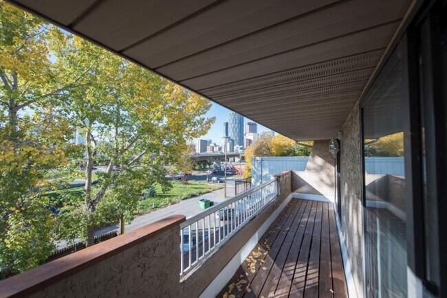 Photo du bâtiment - Bridgeland Apartments