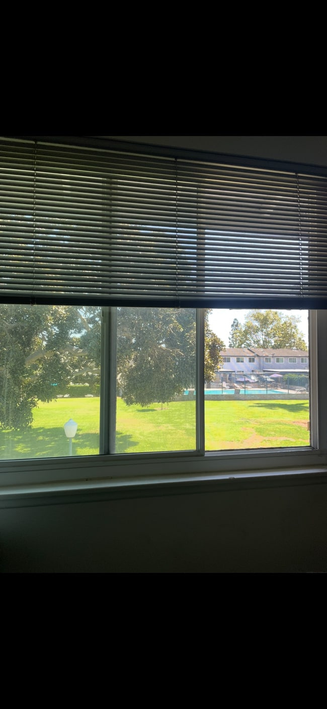 Building Photo - 4702 Madrid Way