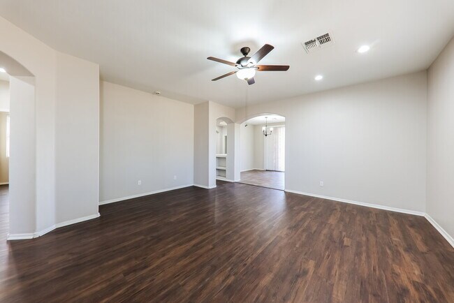 Foto del edificio - 8724 N 57th Dr