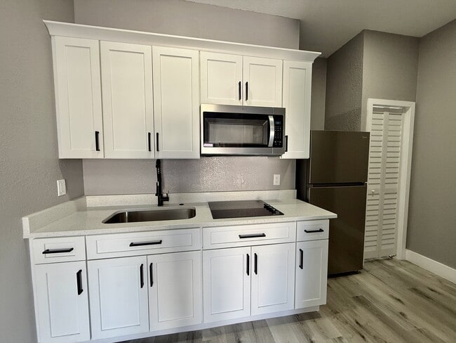 Foto del edificio - 2630 Hilliard Ct